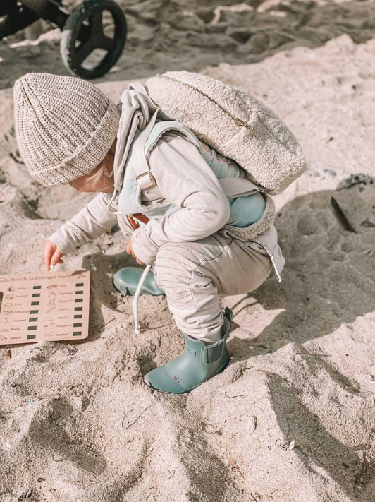 Beach Outdoor Scavenger Hunt Board
